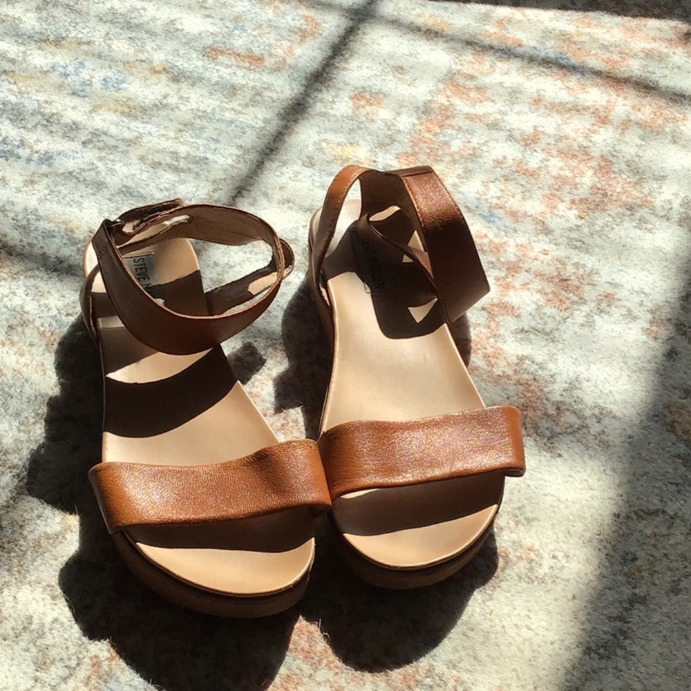 Steve Madden strappy casual sandals, size 8.5